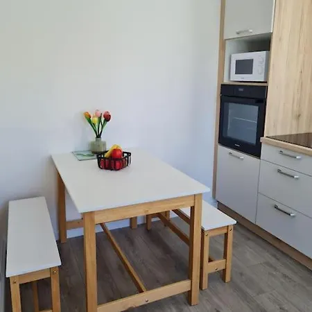 Dependance Avec Place De Parking * Sainte-Soulle