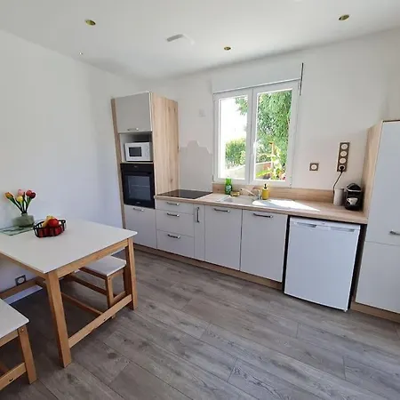 Dependance Avec Place De Parking *