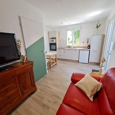Holiday home Dependance Avec Place De Parking Sainte-Soulle